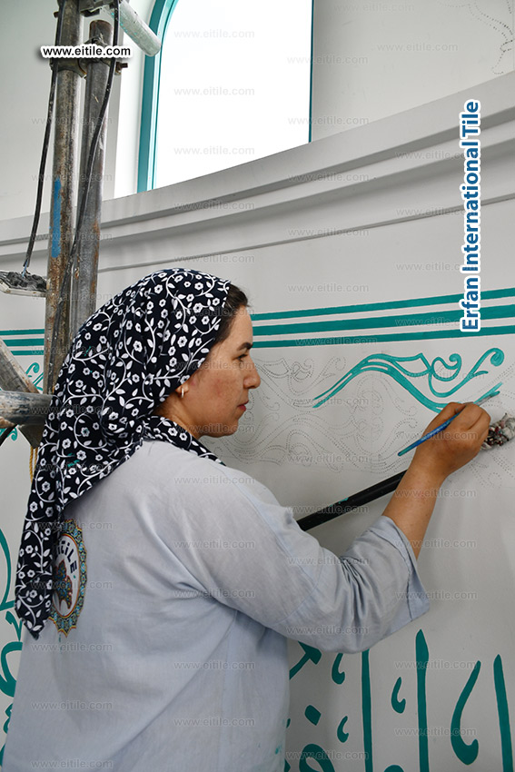 Calligraphy hand painting on mosque walls, www.eitile.com Calligraphy hand painting on mosque walls, www.eitile.com