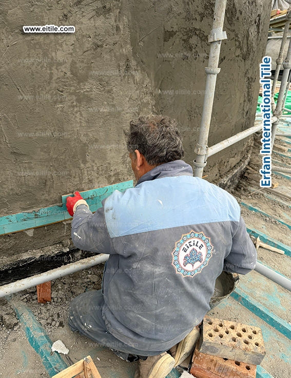 Dome tile company in Uzbekistan, installing handcrafted seven-color tiles on dome, www.eitile.com