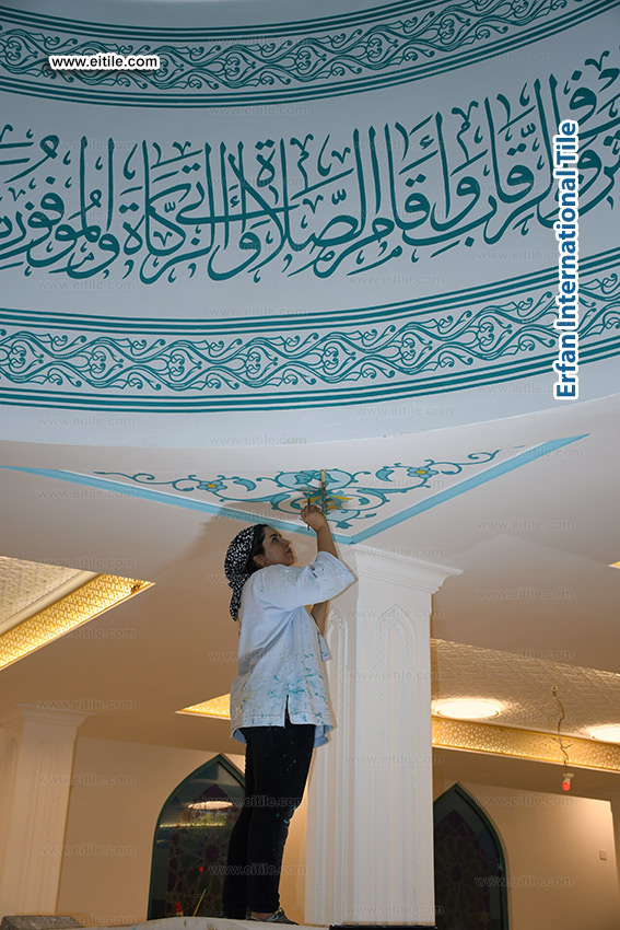 Hand painting Islamic contents on walls and under dome area, www.eitile.com