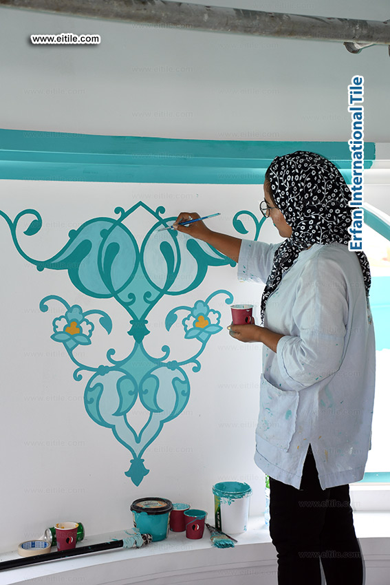 Hand painting Islamic contents on walls and under dome area, www.eitile.com